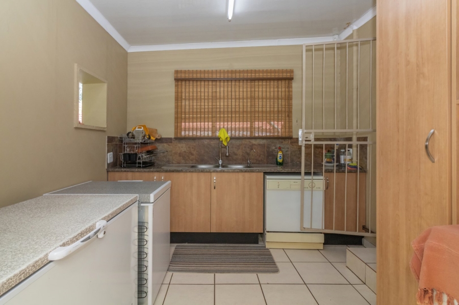 5 Bedroom Property for Sale in Jordania Free State